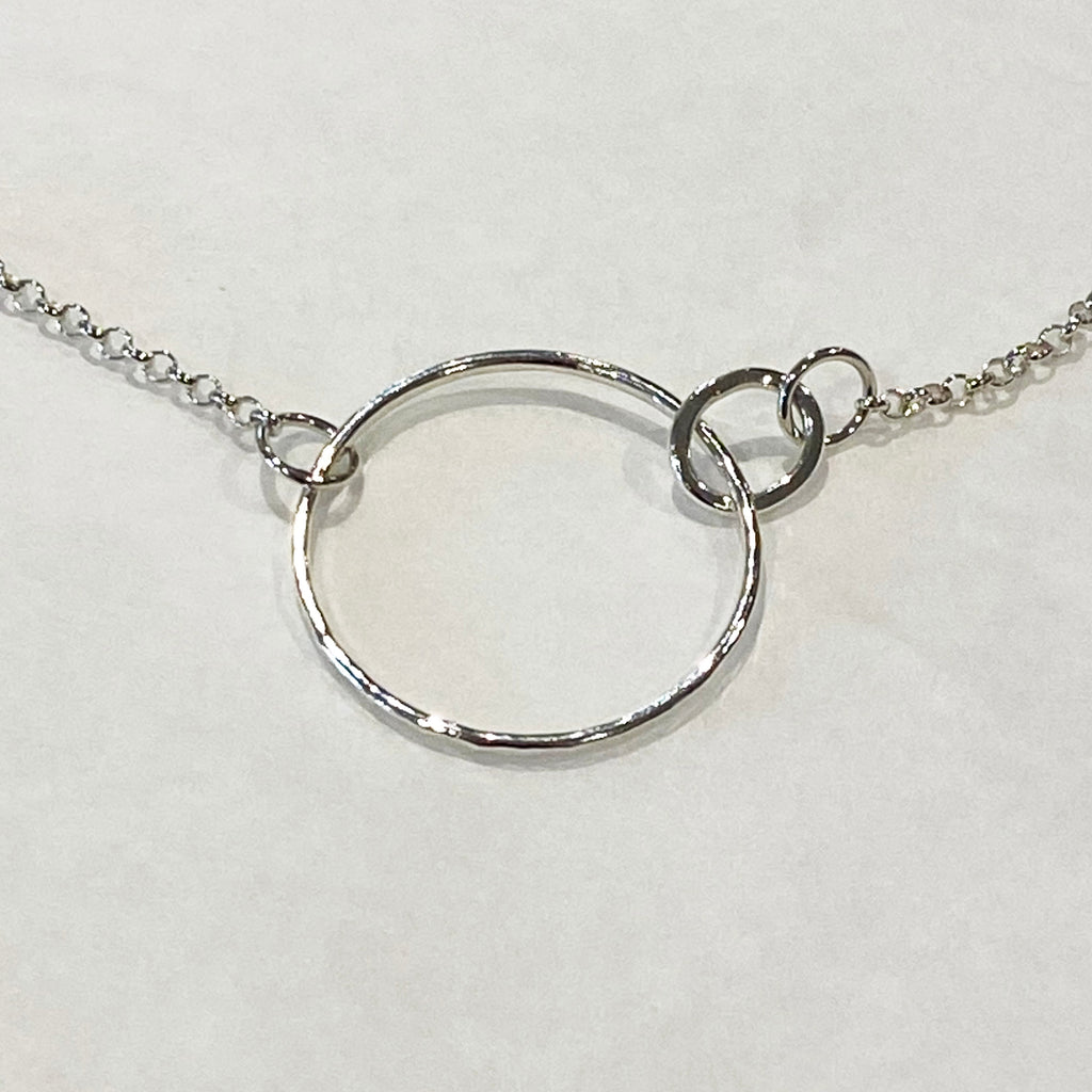 Sterling Silver Interlocking Circle Necklace - Style 1