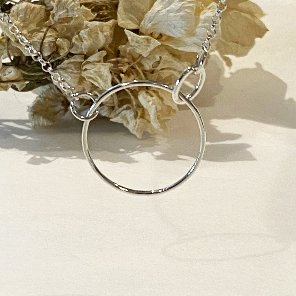 Sterling Silver Interlocking Circle Necklace - Style 1