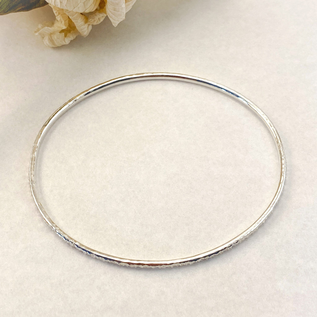 Sophie Thomas Jewellery - Sterling Silver Oval Bangle 2mm- Textured - Nosek's Just Gems