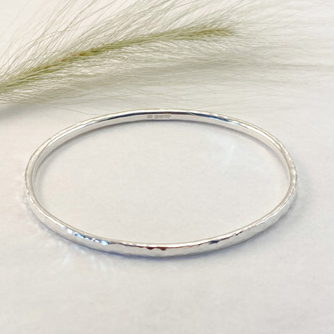Sophie Thomas Jewellery - Sterling Silver Oval Bangle 3mm - Hammered - Nosek's Just Gems