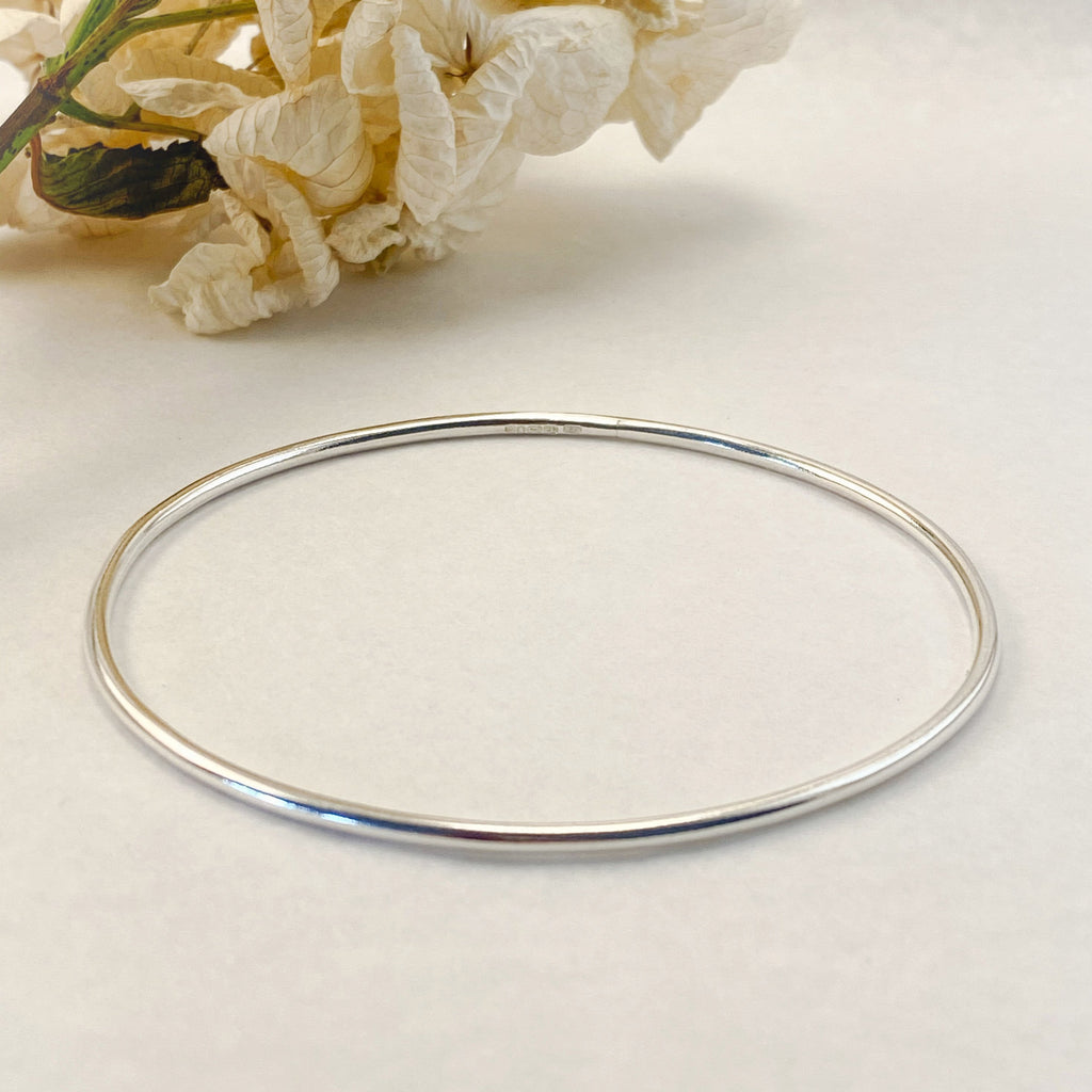 Sophie Thomas Jewellery - Sterling Silver Oval Bangle 2mm- Smooth Polished - Nosek's Just Gems